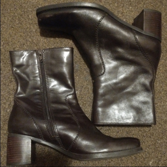 Bandolino NOVEMBRE Leather High Heeled Ankle Booties Fall Fashion Block Heels - Picture 14 of 15